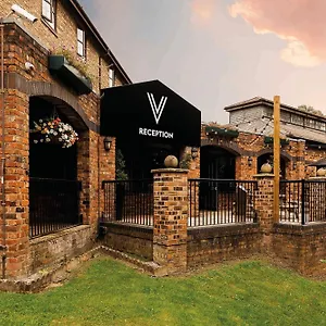 Отель Village Liverpool